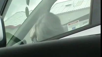 Egy ember tapogatózott egy szex videók családi tag anya lábát, majd behatolt a webkamera