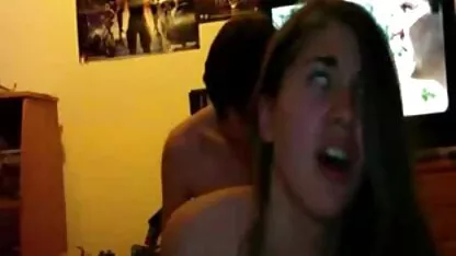 Fiatal, családi sexvideók szőke, flaunts a mellét, meg egy kis .