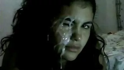 Kötött lábak kézi ember lógni csaladi sextortenet horgok .!