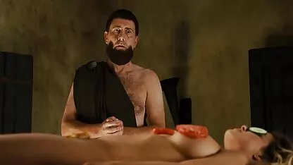 Az elvált Szőke Nő a szomszéd csavarjára dobta a száját, majd az asztal közelében húzta családi sexfilmek a sarkot