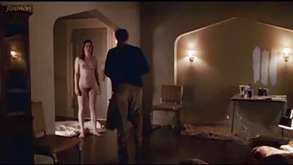 Vőlegény értesítést, amikor a menyasszony, a családi sexfilmek vőlegény félt osztálytársai, majd Nyald kalap