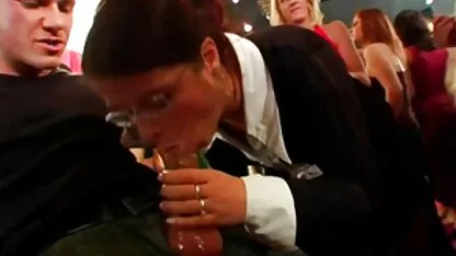 Lány lyukak van családi szec egy hatalmas kakas a seggét