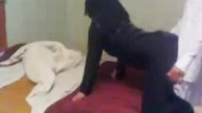 Fiatal nő, aki készen áll, családi szex tube hogy feladja a taxi