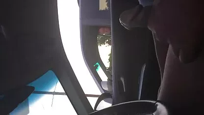 A csaladi sex filmek szőke úgy viselkedik, szabadon, szenvedélyesen