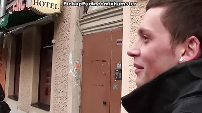 Ébenfa lao ember titkos családi szex nagy farok szál az ágyon