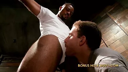 Csinos srác tetoválás punci családi sexfilmek a padlón mosoda