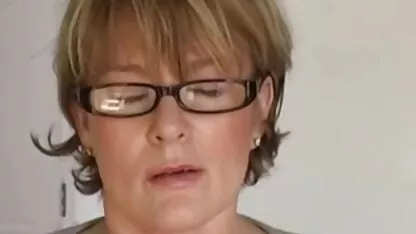 Szereti lenyelni családi sex video finom Sperma