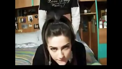 Karcsú lány, családi sex filmek vörös hajú, egy pár ember kanapé