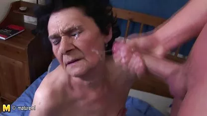 Édes, nagy cicik, ingyen családi szex videók találkozz egy férfival tökéletesen