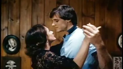 A szőke ezután elvágta a távolságot. családi szex ingyen