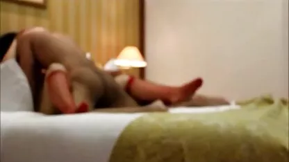 Szobalány ül a családisex tulajdonos eldak csinálni mu