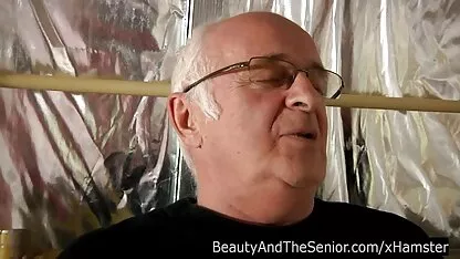 A fehér ember egy fekete nő, csaladipornoingyen nagy cicik, miután egy szopást