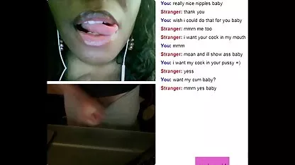 Ez csaladi anal a Fekete Punci Masszázs A szobalány egy piros köröm a kezét, majd nyomja be a meghajtót