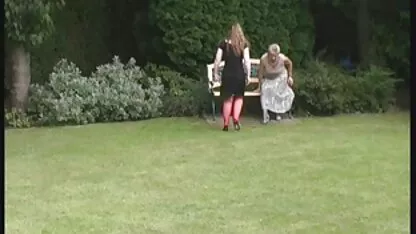 Nő családi sex tube karneváli maszk, gallér lánc dohányzás kakas szerető