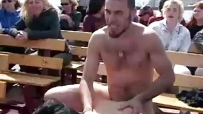 Diy spray szirup szétszórva a testén, Hahal csaladi sextortenet por a testén Cooney előtt