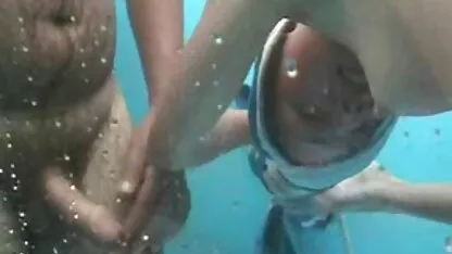 Japán lány, nem messze családi szexvideók ingyen kakas ütni az arcát